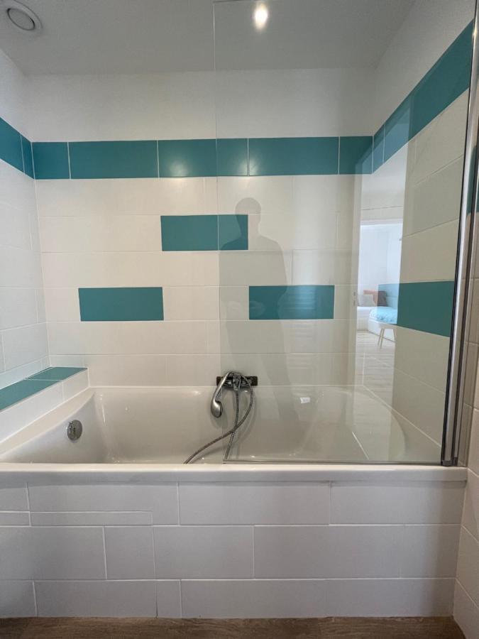 Appart'Hotel La Suze Sur Sarthe Екстериор снимка