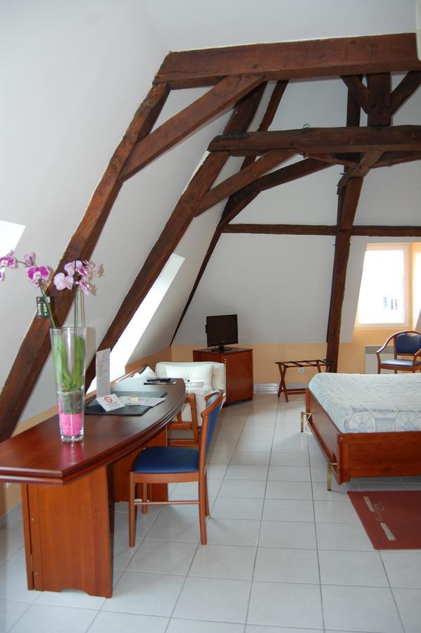 Appart'Hotel La Suze Sur Sarthe Екстериор снимка